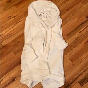 NWT UGG robe white (missing belt)